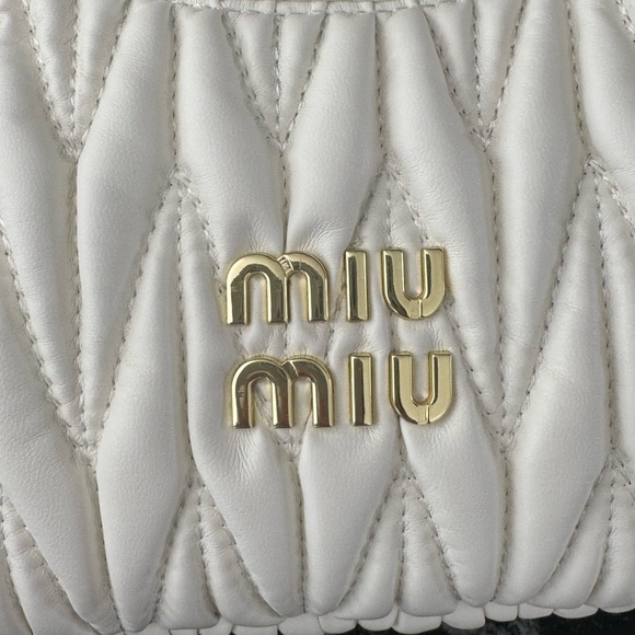 Miu Miu White Quilted Shoulder Bag - Picture 3 of 5